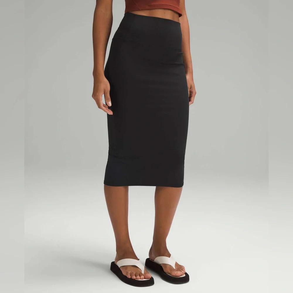 Lululemon | Nulu Slim-Fit HR Skirt - Picture 5 of 6
